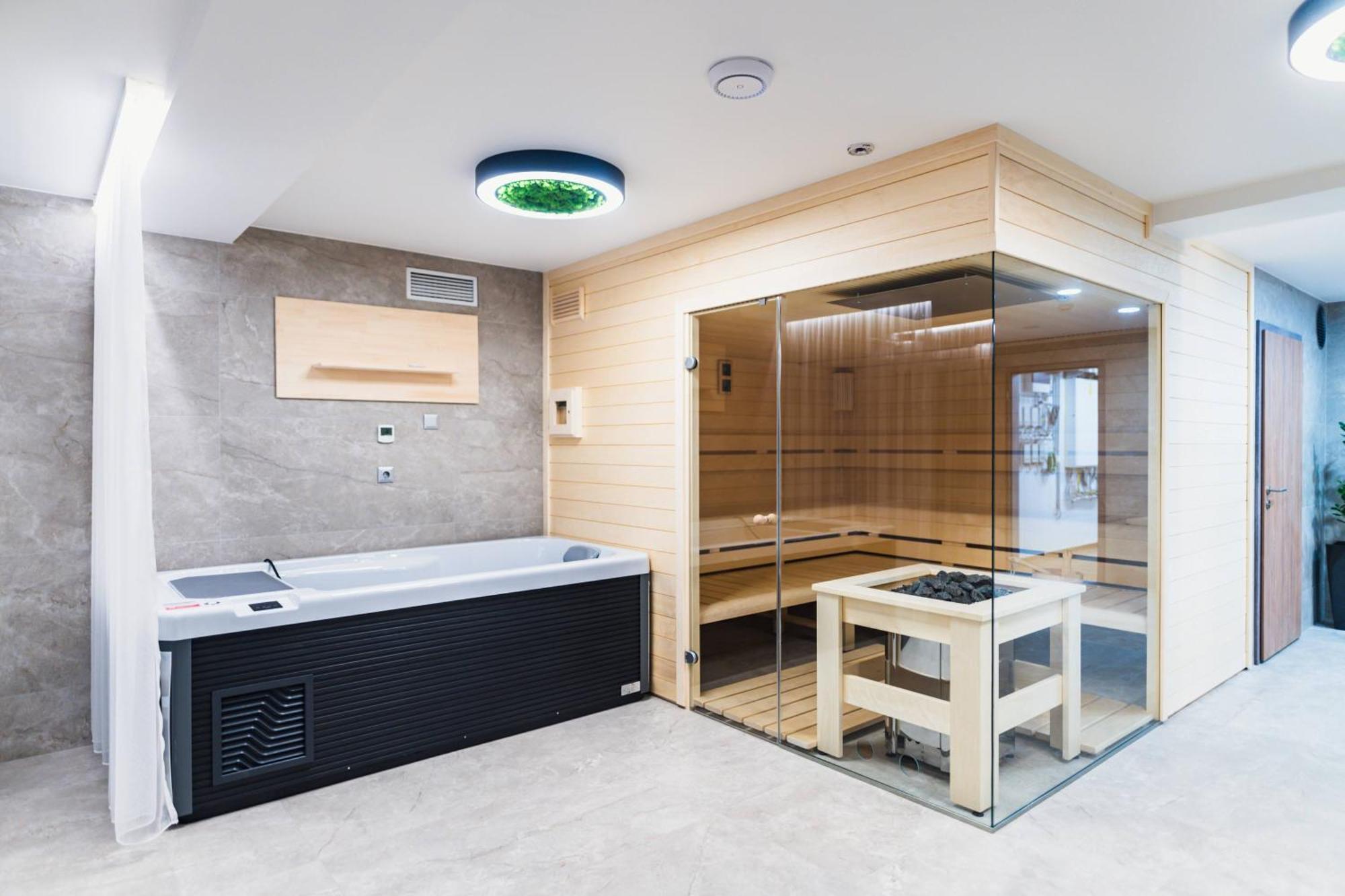Hotel Szatmari & Etterem Jászberény Bagian luar foto